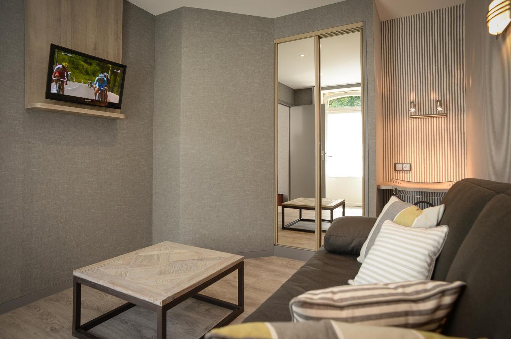 Logis Hotel Restaurant Auberge De La Selune Ducey-Les Cheris Room photo