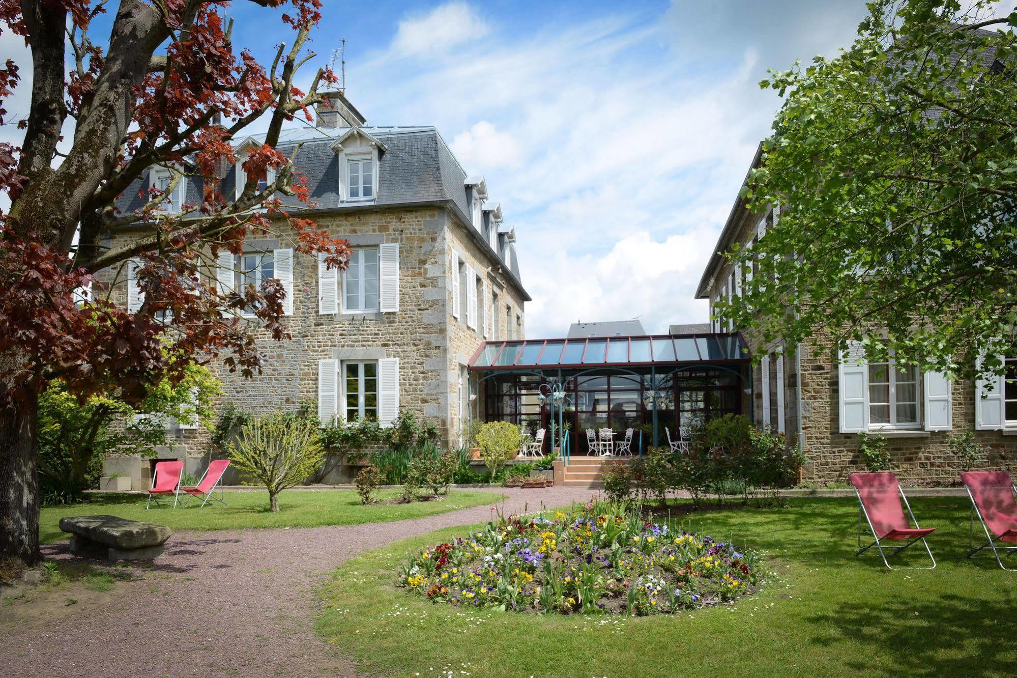 Logis Auberge De La Selune Hotel Ducey-Les Cheris Exterior photo